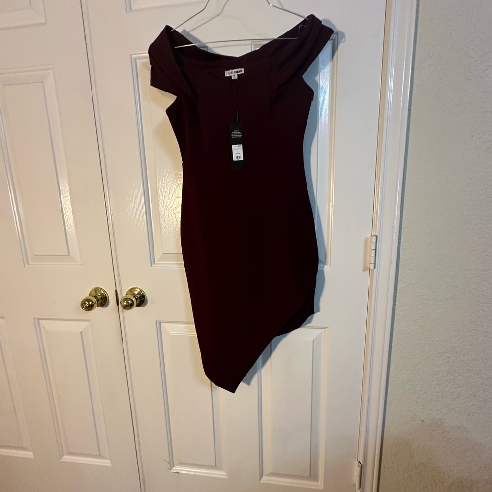 Elegant Burgundy Off-Shoulder Dress